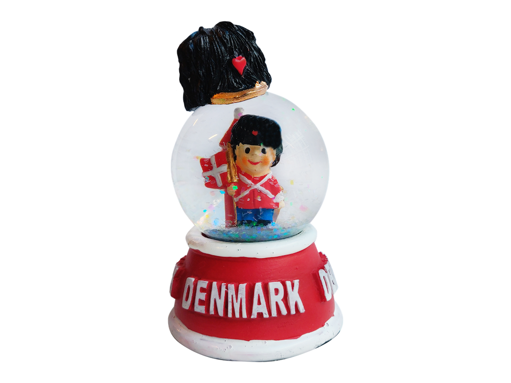Snow Globe With Hat Guardsman 45 mm