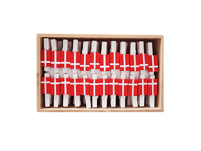 72 Small Sized Pegs With Flags In Box